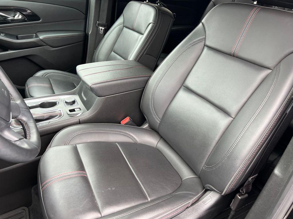 used 2023 Chevrolet Traverse car, priced at $34,595