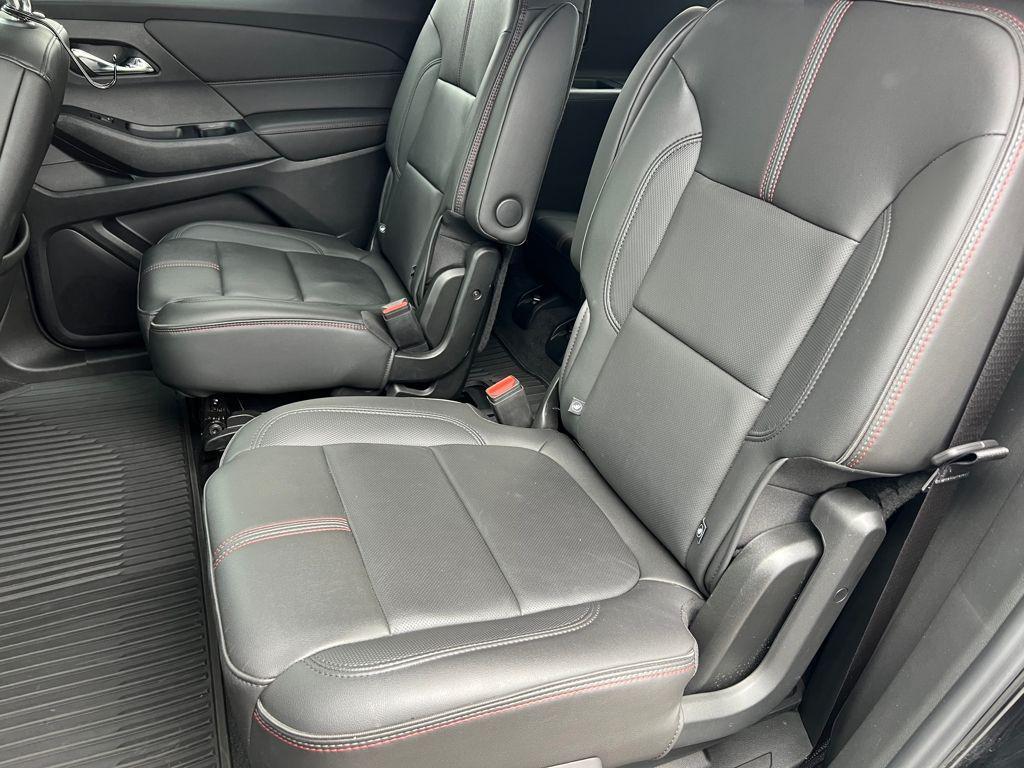 used 2023 Chevrolet Traverse car, priced at $34,595