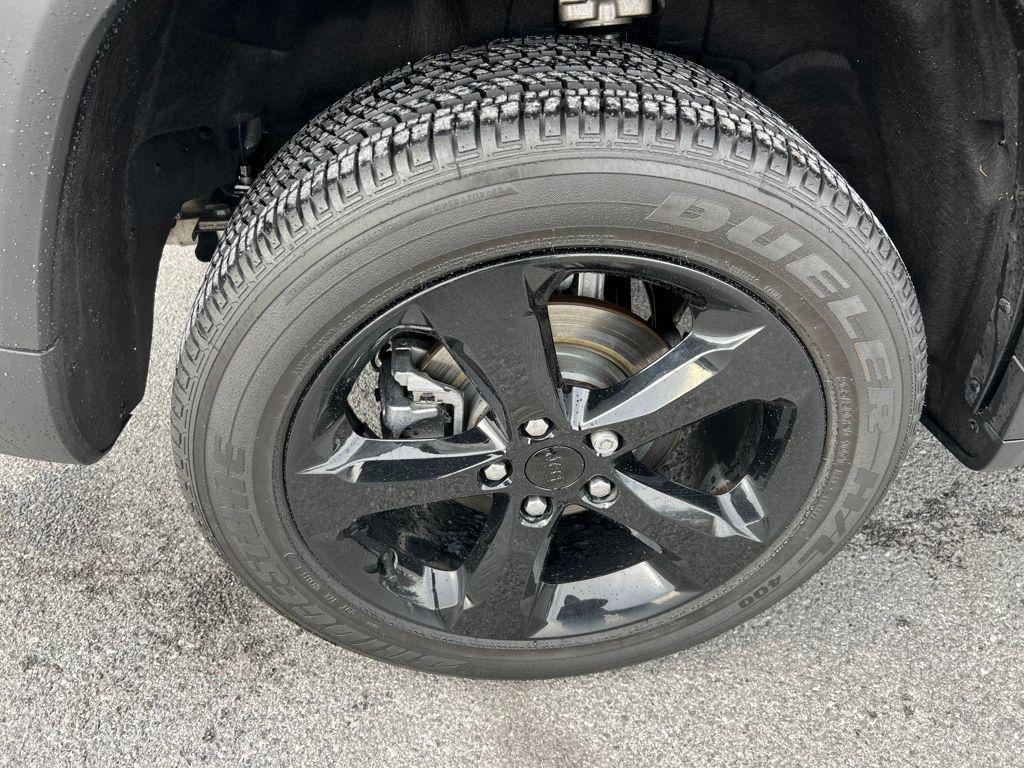 used 2023 Jeep Grand Cherokee car, priced at $26,995