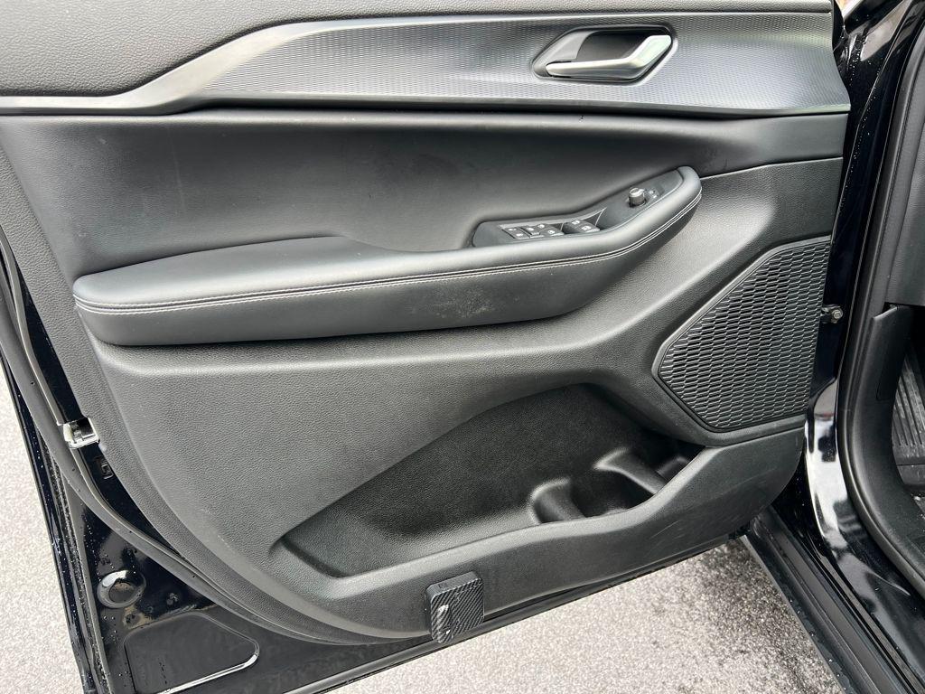 used 2023 Jeep Grand Cherokee car, priced at $26,995