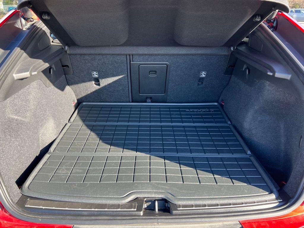 used 2022 Volvo C40 Recharge Pure Electric car, priced at $25,595