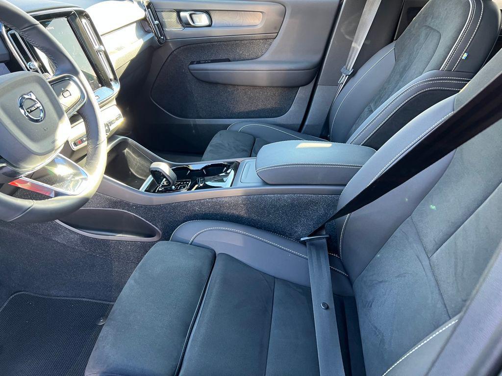 used 2022 Volvo C40 Recharge Pure Electric car, priced at $25,595