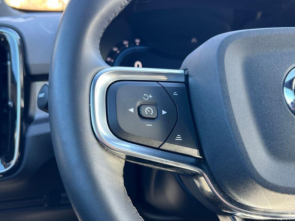 used 2022 Volvo C40 Recharge Pure Electric car, priced at $25,595