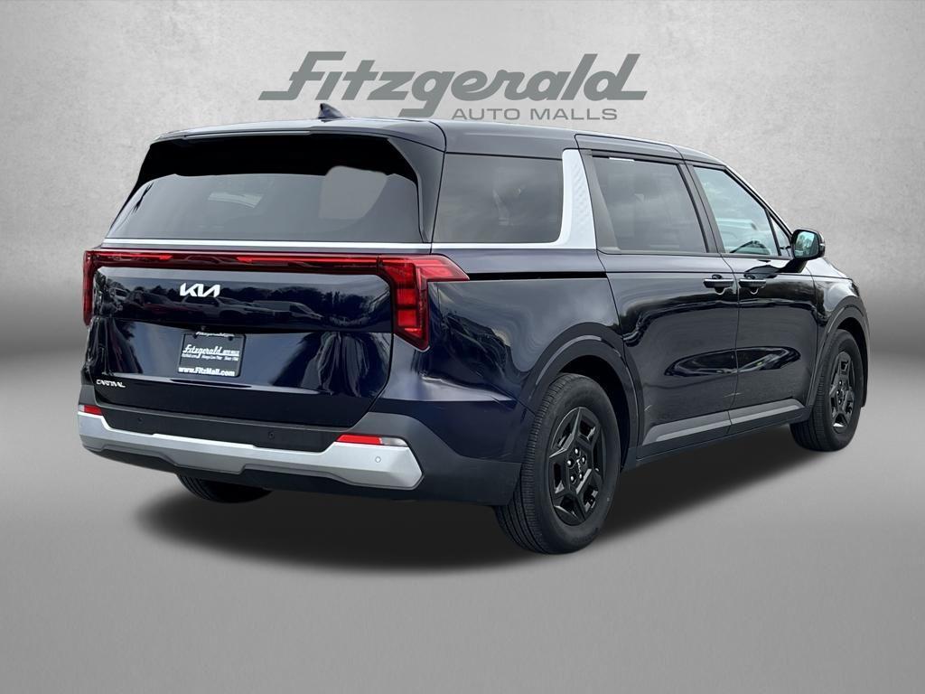 used 2024 Kia Carnival car, priced at $29,895