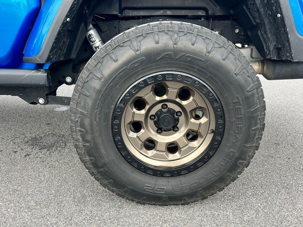 used 2021 Jeep Gladiator car, priced at $27,595