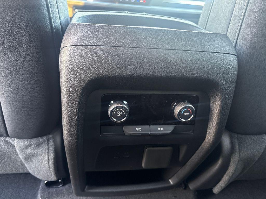 new 2026 Chevrolet Traverse car, priced at $50,070