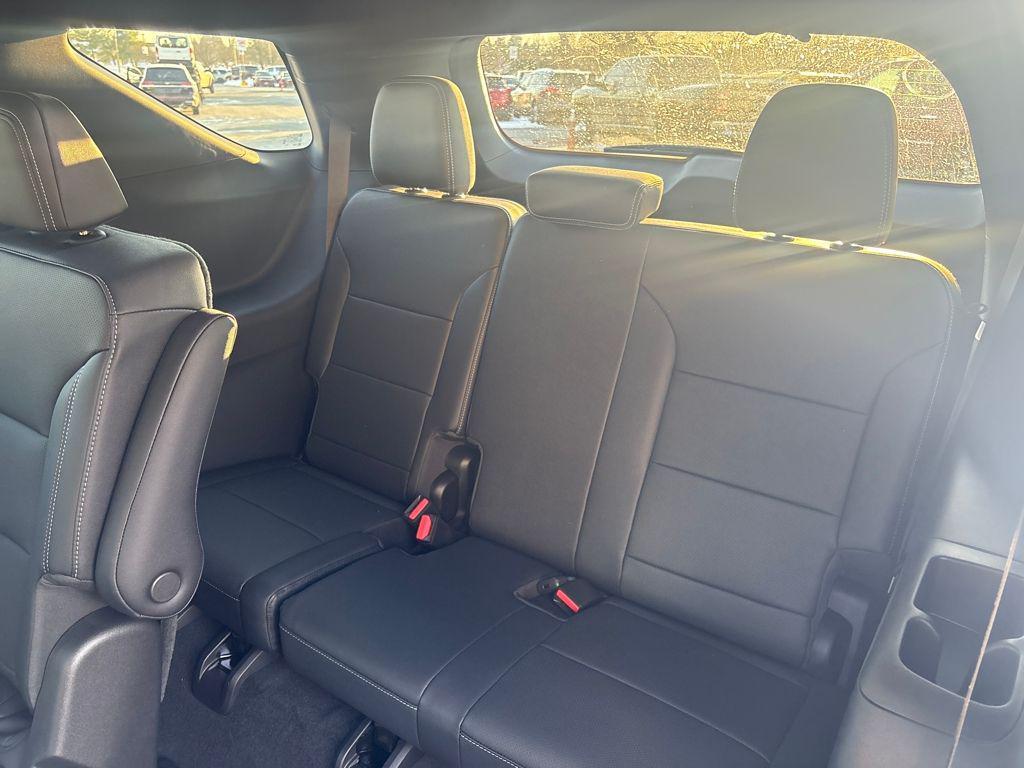 new 2026 Chevrolet Traverse car, priced at $50,070