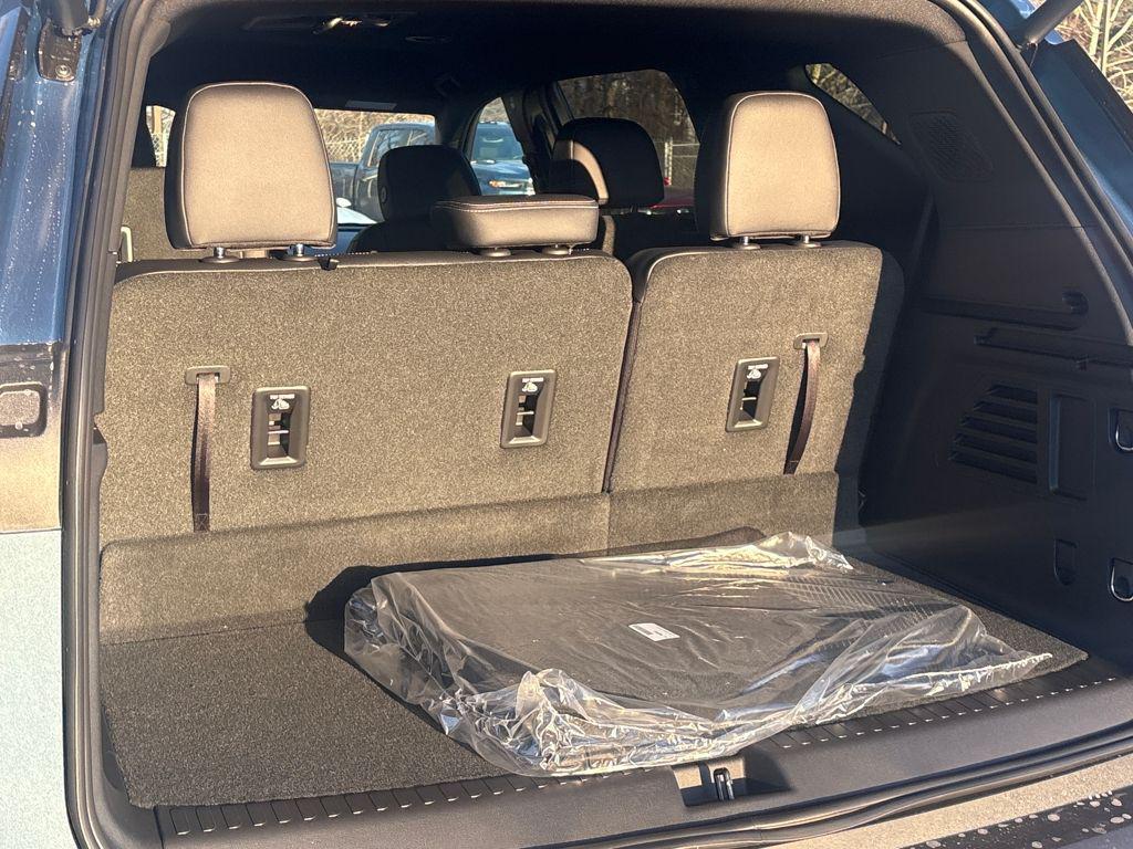 new 2026 Chevrolet Traverse car, priced at $50,070