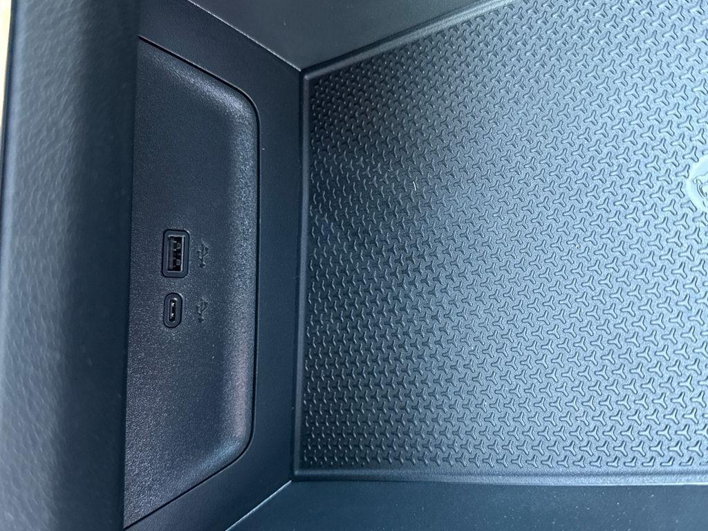 new 2026 Chevrolet Equinox car, priced at $32,015