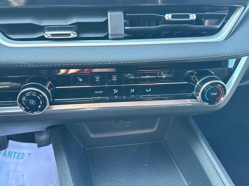 new 2026 Chevrolet Equinox car, priced at $32,015