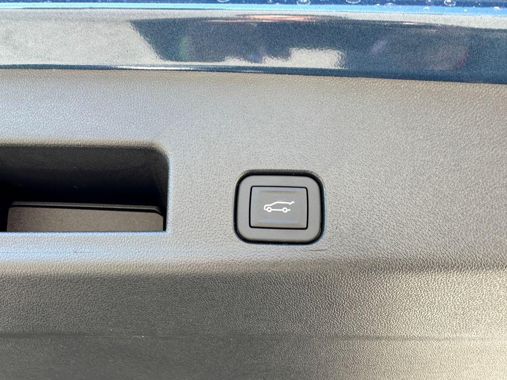 new 2026 Chevrolet Traverse car, priced at $46,519