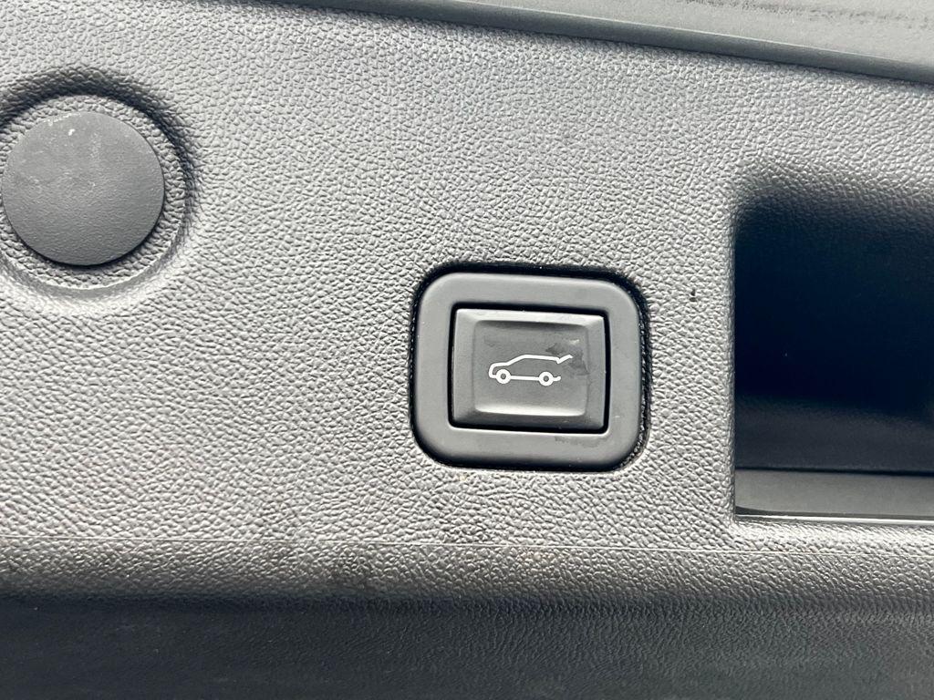 used 2023 Chevrolet Equinox car, priced at $23,995