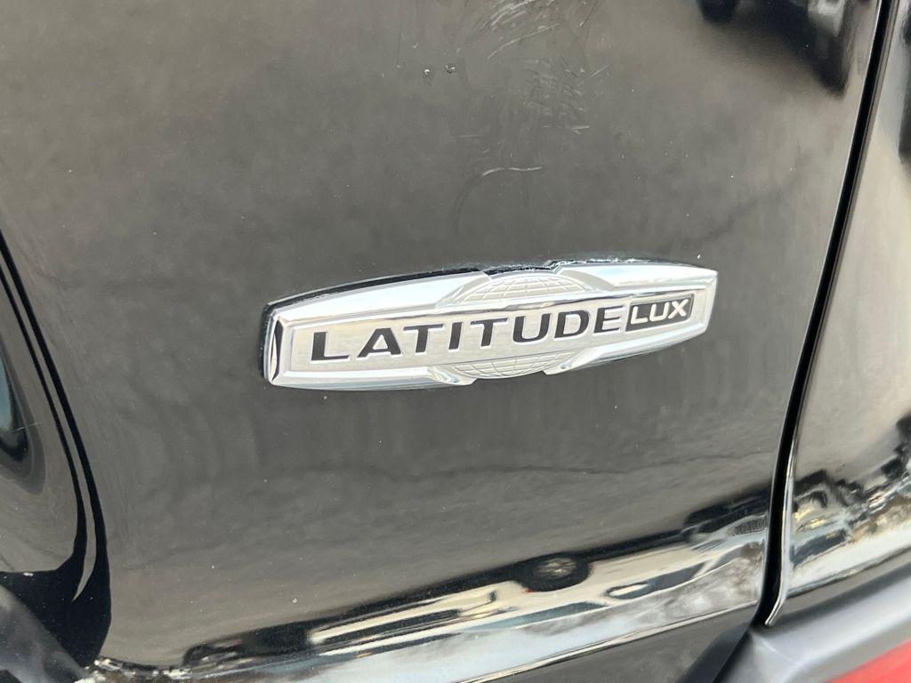 used 2022 Jeep Cherokee car, priced at $20,395