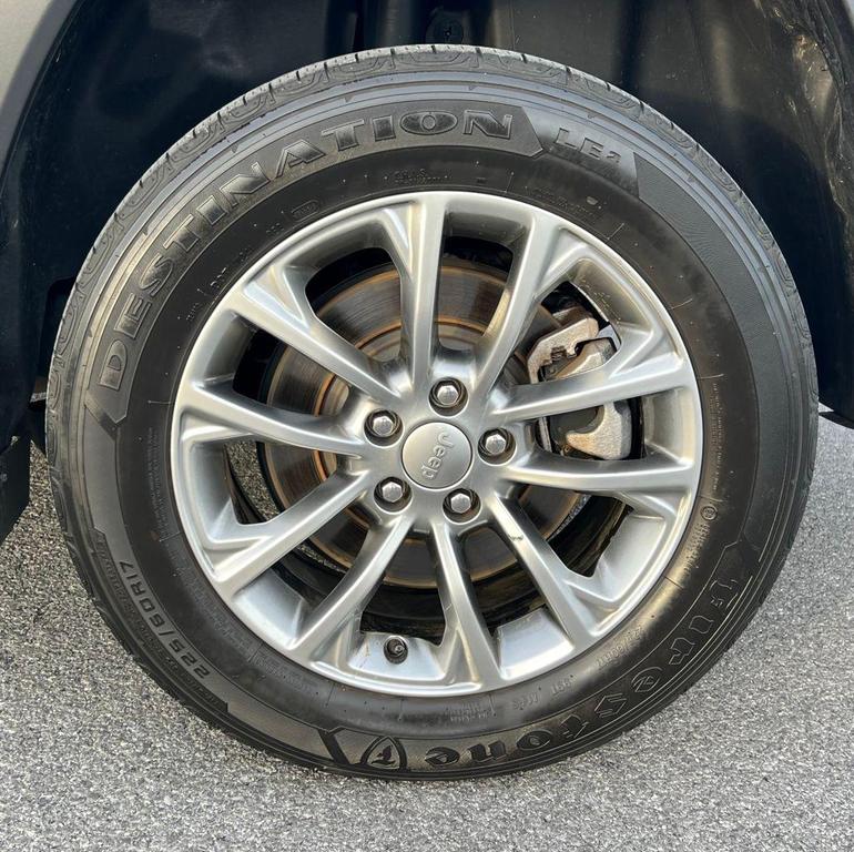 used 2022 Jeep Cherokee car, priced at $20,395