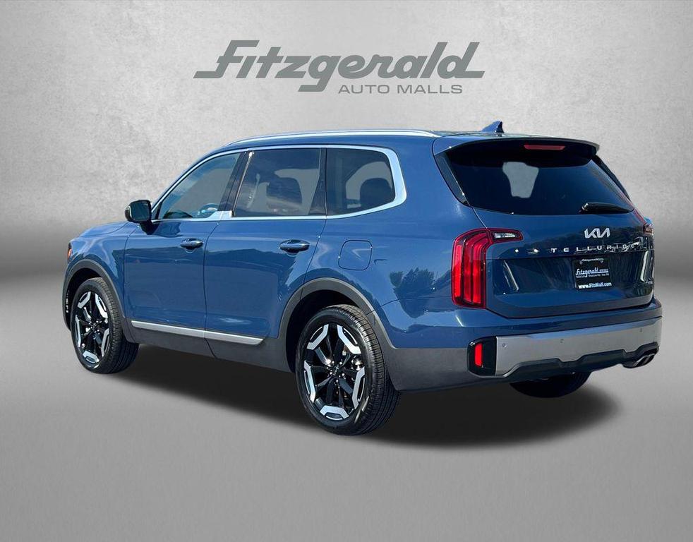 used 2025 Kia Telluride car, priced at $36,294
