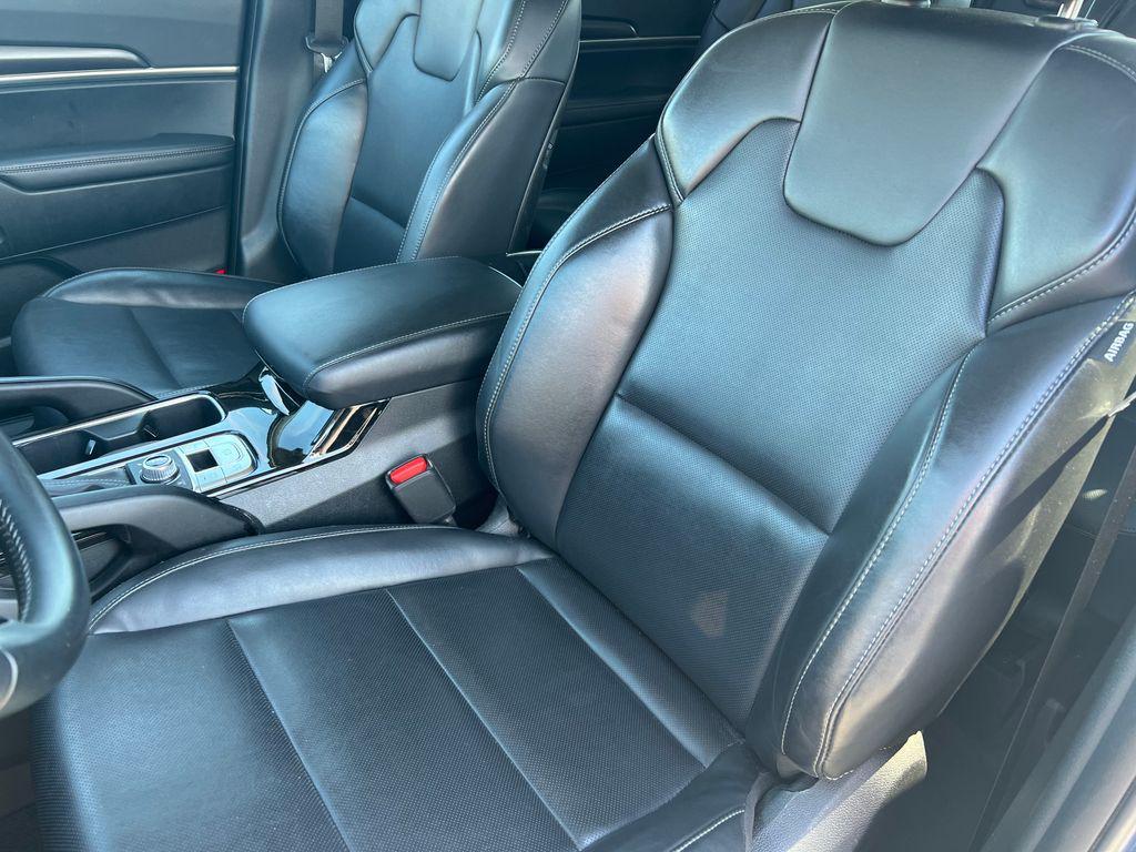 used 2025 Kia Telluride car, priced at $36,294