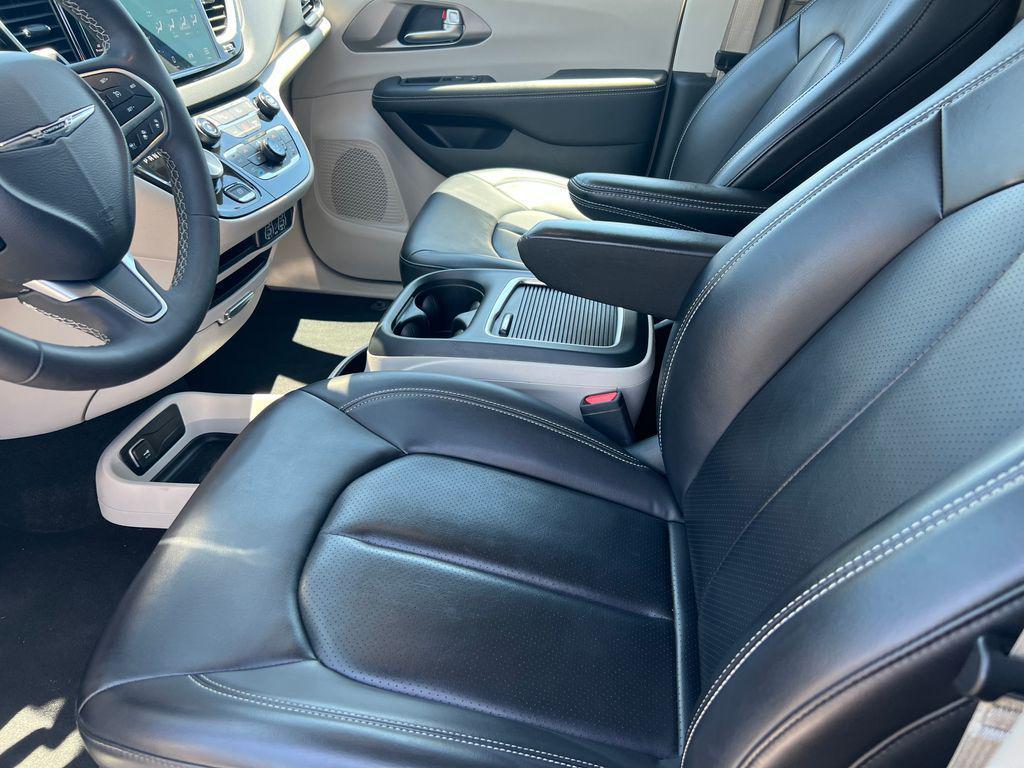 used 2023 Chrysler Pacifica car, priced at $25,594
