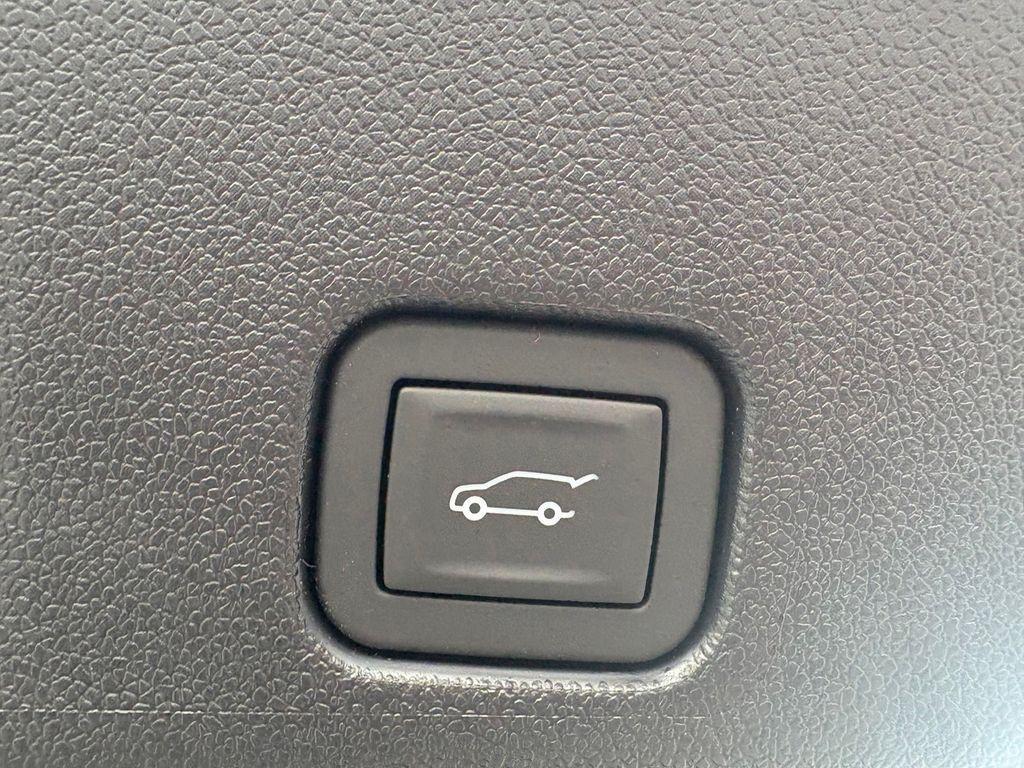 new 2026 Chevrolet Traverse car, priced at $39,521