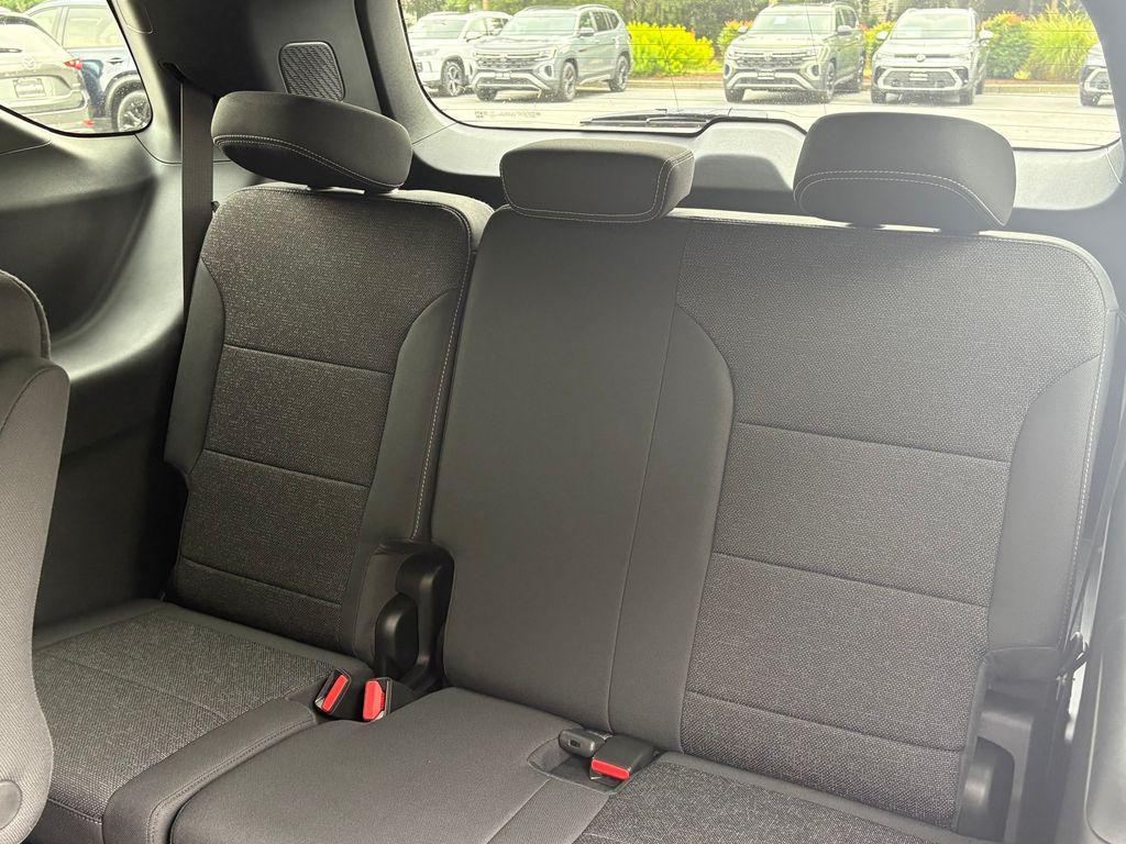 new 2026 Chevrolet Traverse car, priced at $39,521