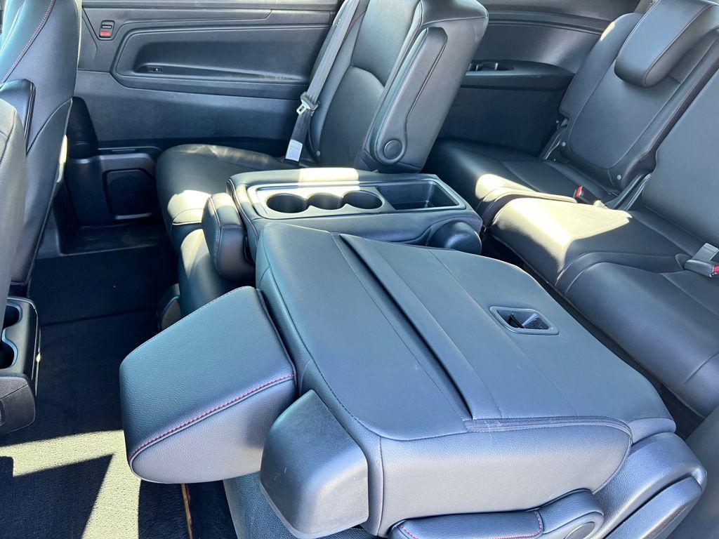 used 2025 Honda Odyssey car, priced at $38,995