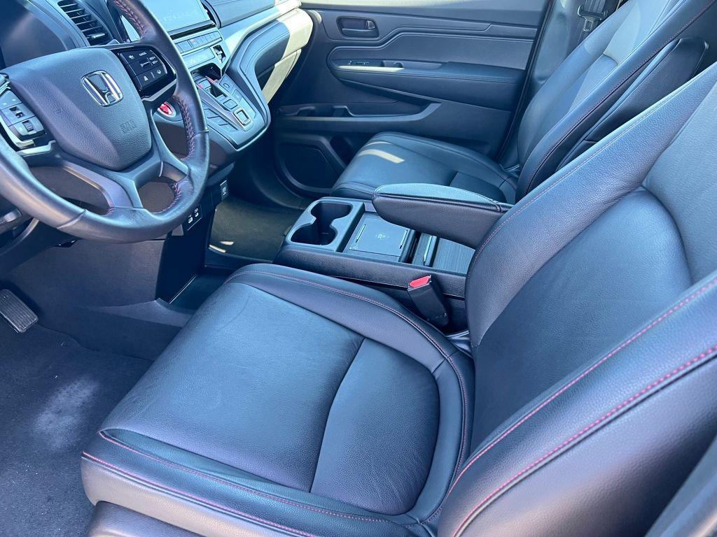 used 2025 Honda Odyssey car, priced at $38,995