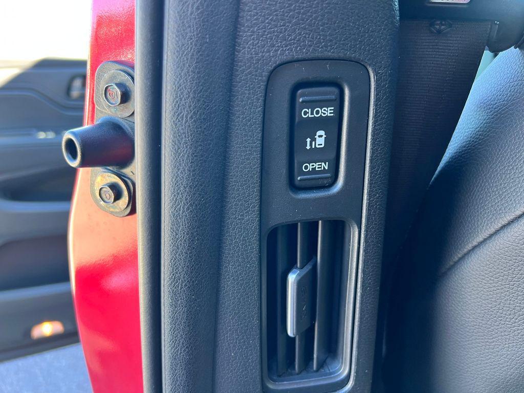 used 2025 Honda Odyssey car, priced at $38,995