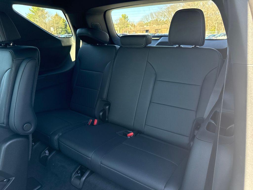 new 2026 Chevrolet Traverse car, priced at $46,532