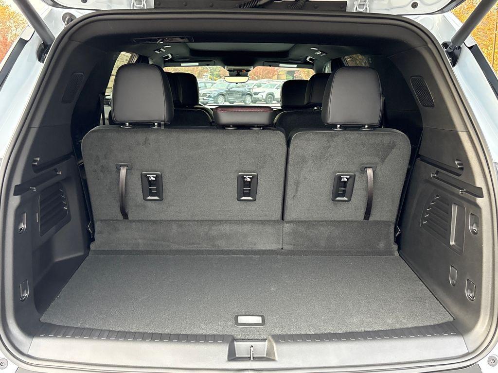 new 2026 Chevrolet Traverse car, priced at $53,860