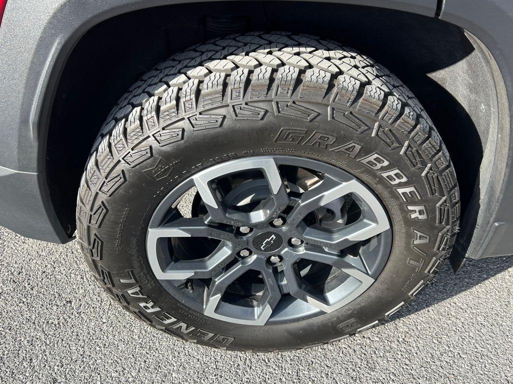 used 2025 Chevrolet Equinox car, priced at $32,495