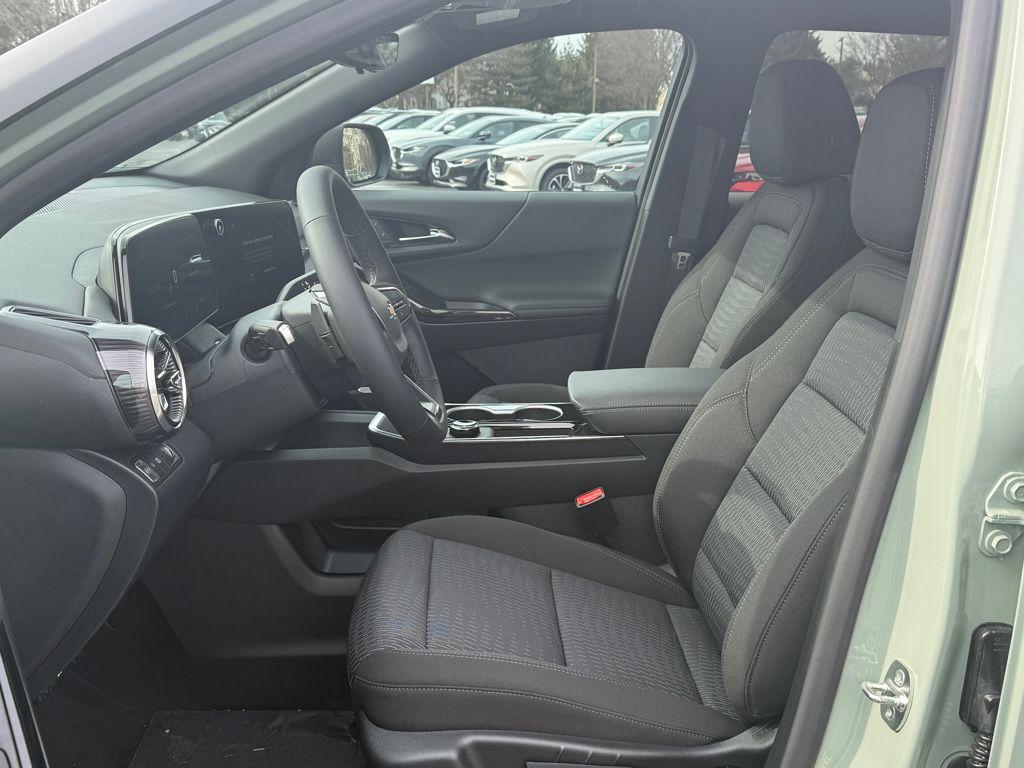 new 2026 Chevrolet Equinox car, priced at $29,984