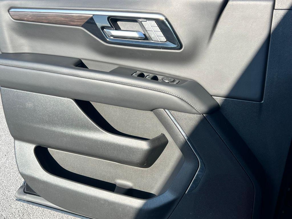 used 2025 Chevrolet Tahoe car, priced at $55,495