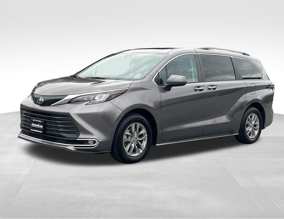 used 2024 Toyota Sienna car, priced at $37,995
