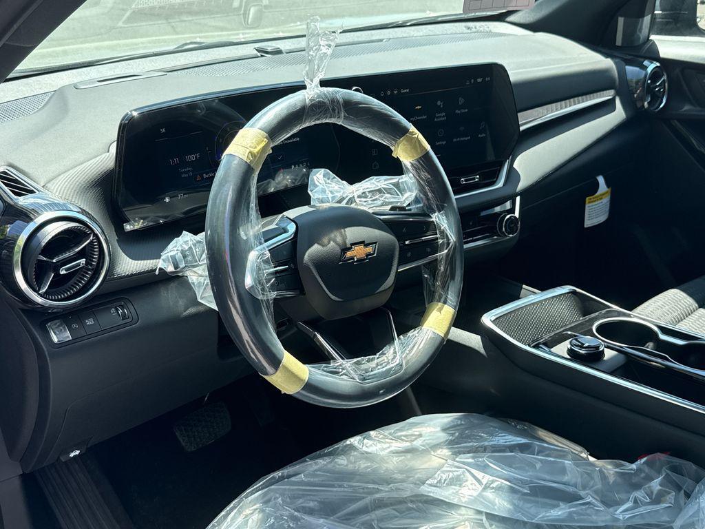 new 2026 Chevrolet Equinox car, priced at $30,325