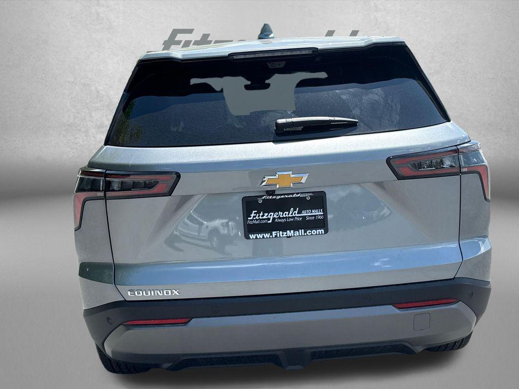 new 2026 Chevrolet Equinox car, priced at $30,325
