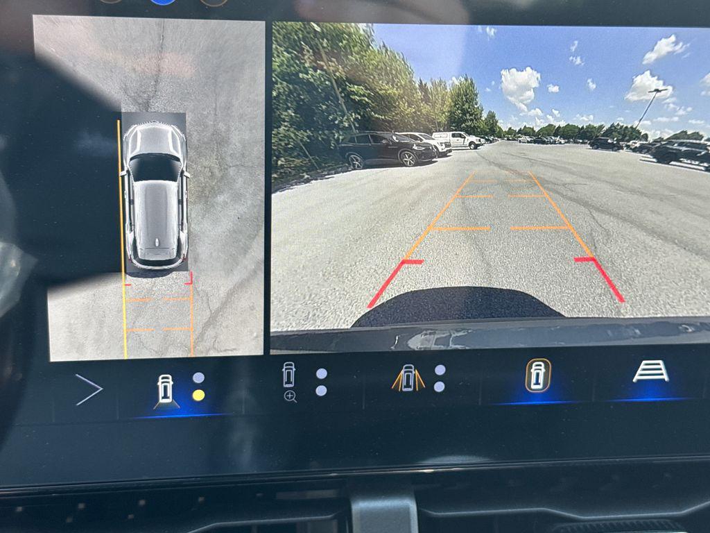 new 2026 Chevrolet Equinox car, priced at $30,325