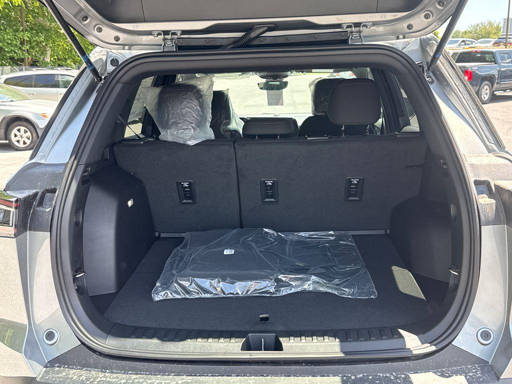 new 2026 Chevrolet Equinox car, priced at $30,325