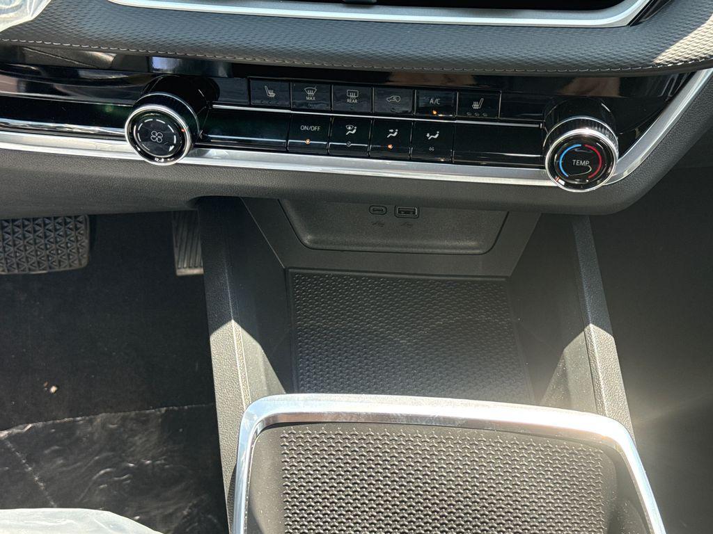 new 2026 Chevrolet Equinox car, priced at $30,325