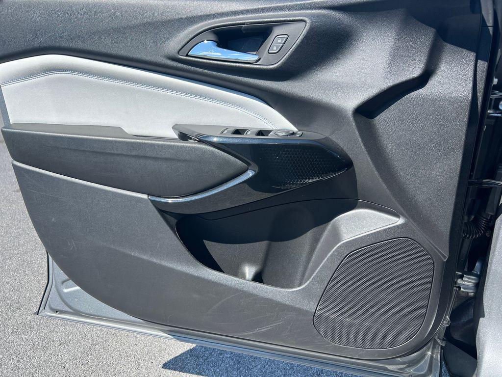 used 2025 Chevrolet Trax car, priced at $23,694
