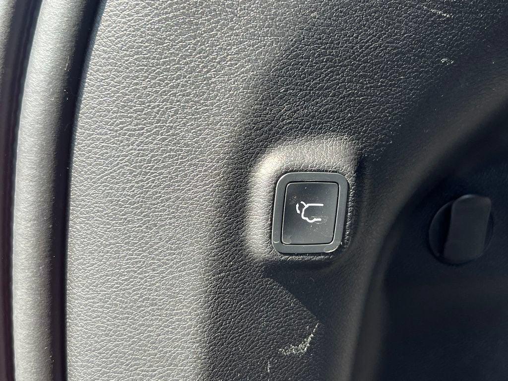 used 2021 Jeep Cherokee car, priced at $18,794
