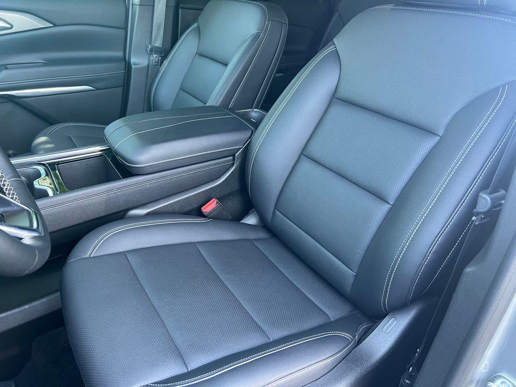 used 2026 Chevrolet Traverse car, priced at $43,794