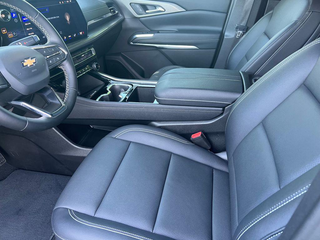 used 2026 Chevrolet Traverse car, priced at $43,794