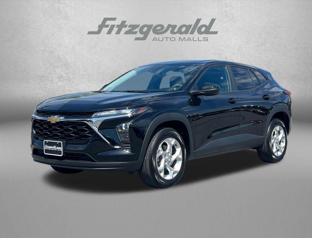 used 2025 Chevrolet Trax car, priced at $22,194