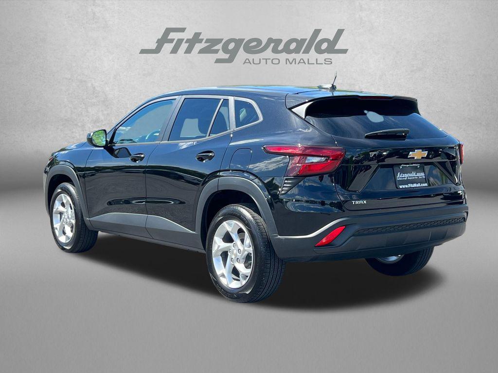 used 2025 Chevrolet Trax car, priced at $22,194
