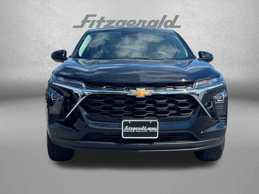 used 2025 Chevrolet Trax car, priced at $22,194