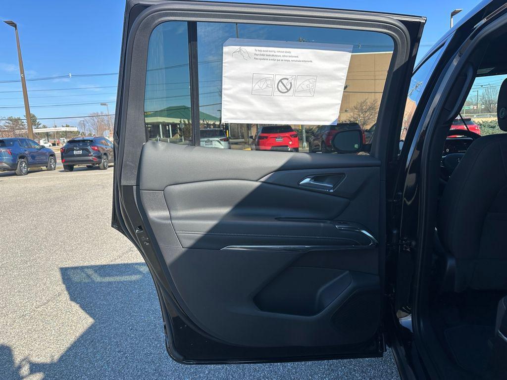 new 2026 Chevrolet Traverse car, priced at $45,215