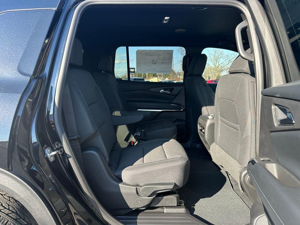 new 2026 Chevrolet Traverse car, priced at $45,215