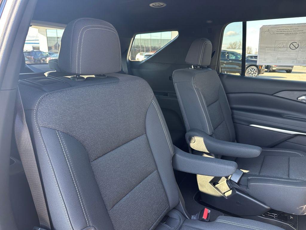 new 2026 Chevrolet Traverse car, priced at $45,215