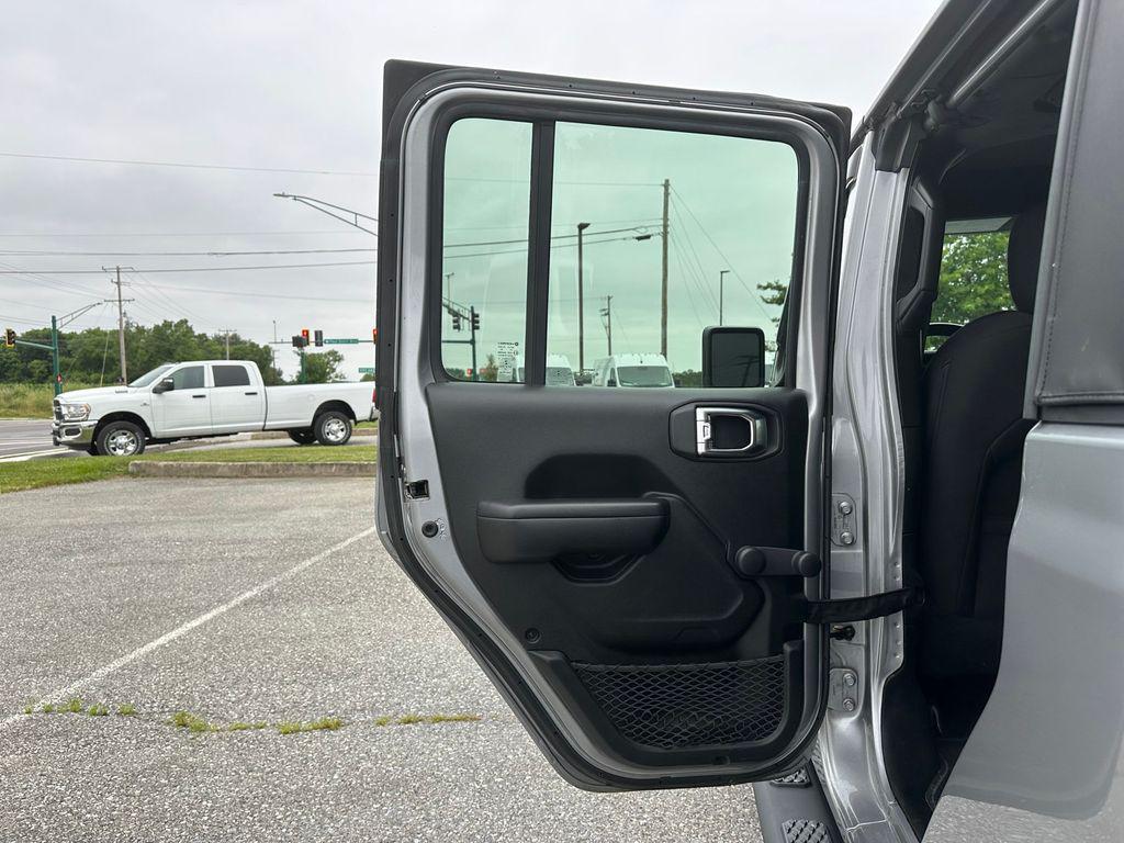 used 2021 Jeep Gladiator car, priced at $21,995