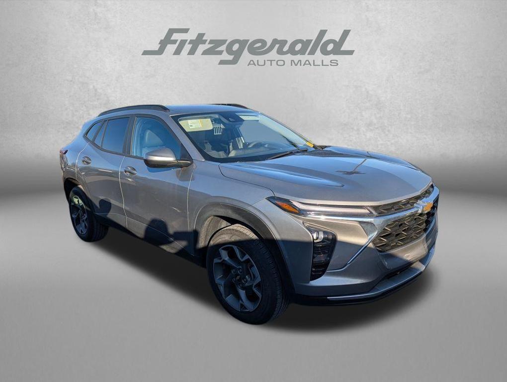 used 2025 Chevrolet Trax car, priced at $20,495