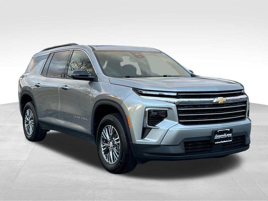 used 2025 Chevrolet Traverse car, priced at $36,995